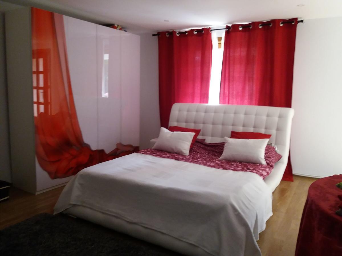 Casa Cu Muri Tirgu Ocna Ngoại thất bức ảnh