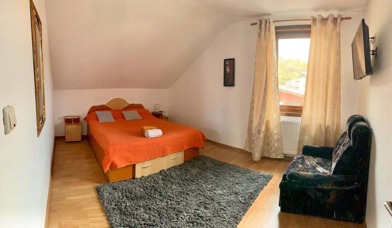 Casa Cu Muri Tirgu Ocna Ngoại thất bức ảnh